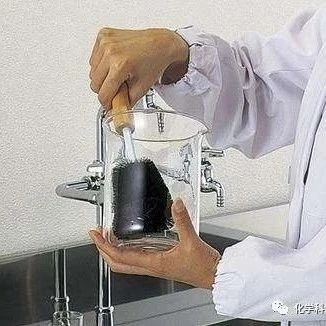 这几种洗瓶子方法，专治玻璃器皿不干净